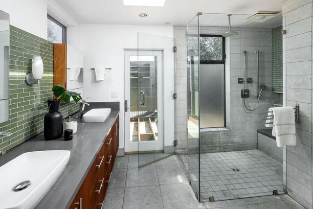 2161 Valparaiso Avenue, Menlo Park, CA 94025