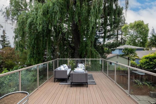 2161 Valparaiso Avenue, Menlo Park, CA 94025