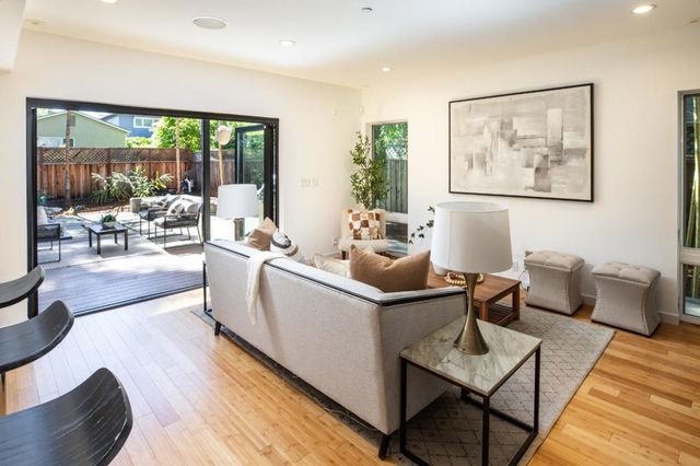 2161 Valparaiso Avenue, Menlo Park, CA 94025