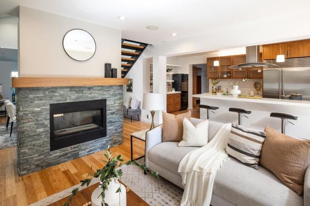 2161 Valparaiso Avenue, Menlo Park, CA 94025