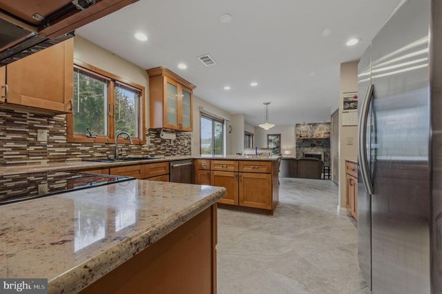 28 HARRIS CIR, Newark, DE 19711