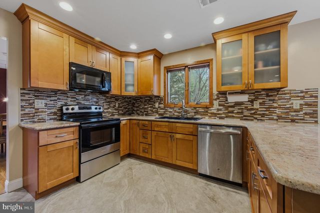 28 HARRIS CIR, Newark, DE 19711