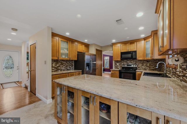 28 HARRIS CIR, Newark, DE 19711