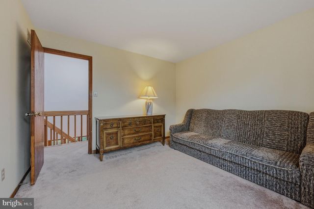 28 HARRIS CIR, Newark, DE 19711