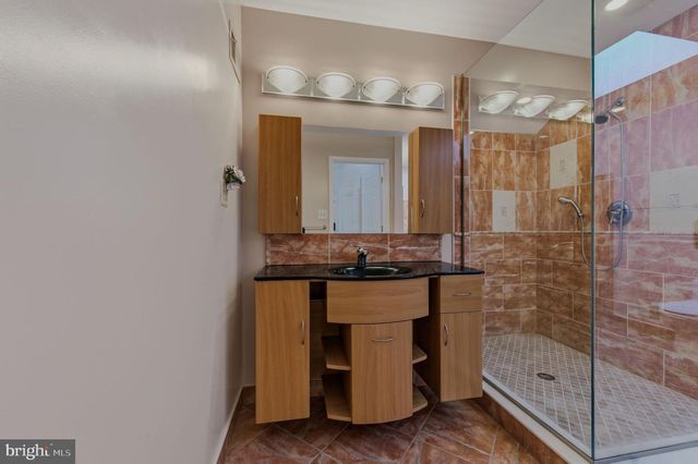 28 HARRIS CIR, Newark, DE 19711