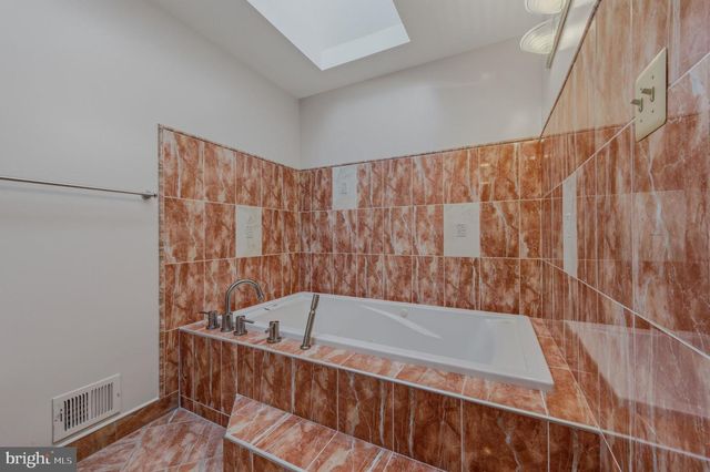 28 HARRIS CIR, Newark, DE 19711