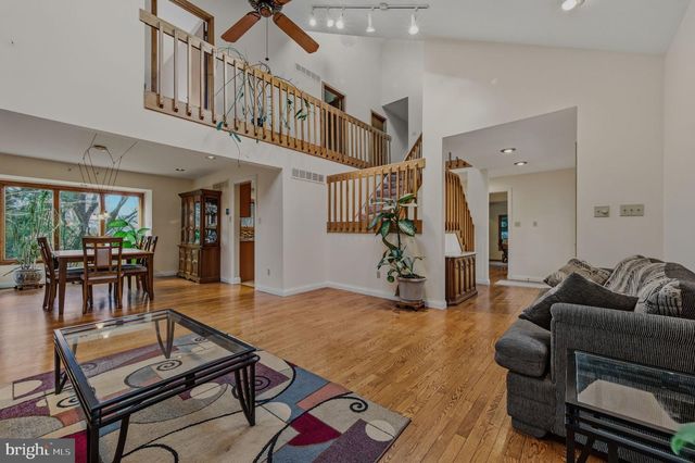 28 HARRIS CIR, Newark, DE 19711