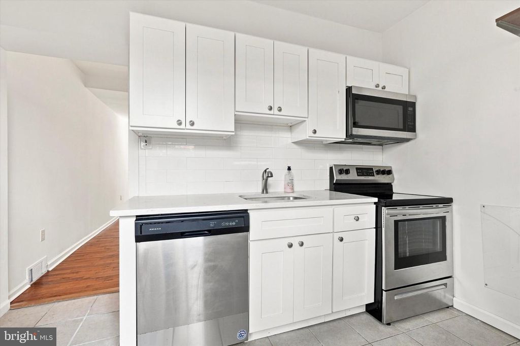 1526 S LAMBERT ST, PHILADELPHIA, PA 19146 — photo 5
