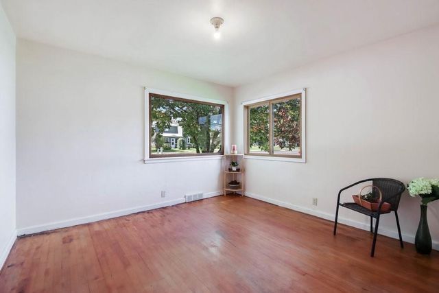 303 S Wisconsin Avenue, Rice Lake, WI 54868