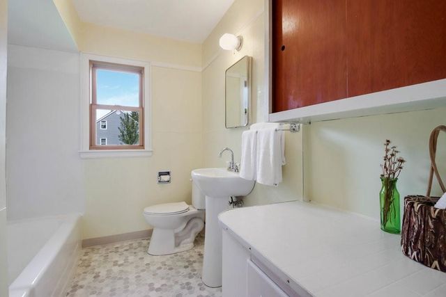 303 S Wisconsin Avenue, Rice Lake, WI 54868