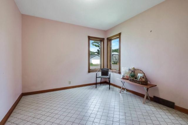 303 S Wisconsin Avenue, Rice Lake, WI 54868