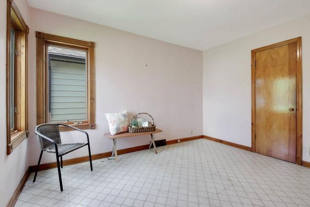 303 S Wisconsin Avenue, Rice Lake, WI 54868