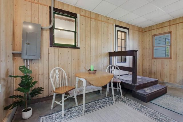 303 S Wisconsin Avenue, Rice Lake, WI 54868