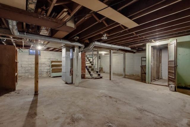 303 S Wisconsin Avenue, Rice Lake, WI 54868