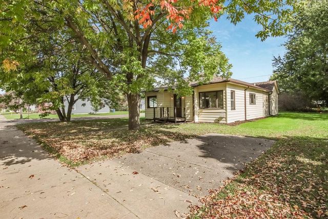 303 S Wisconsin Avenue, Rice Lake, WI 54868