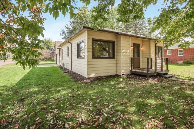 303 S Wisconsin Avenue, Rice Lake, WI 54868