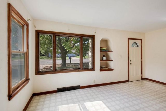 303 S Wisconsin Avenue, Rice Lake, WI 54868