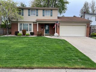 2140 Gorno Court, Trenton, MI 48183