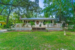 1918 Stuart Avenue, Ocean Springs, MS 39564