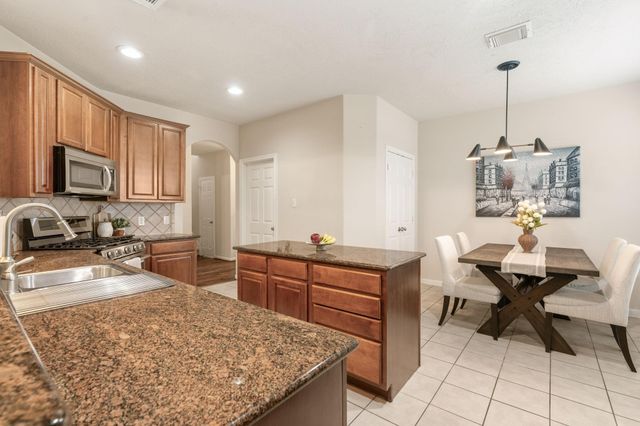 74 S Archwyck Circle, The Woodlands, TX 77382