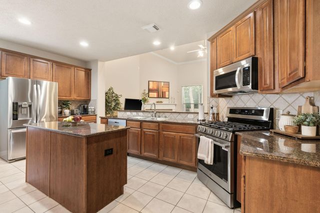 74 S Archwyck Circle, The Woodlands, TX 77382