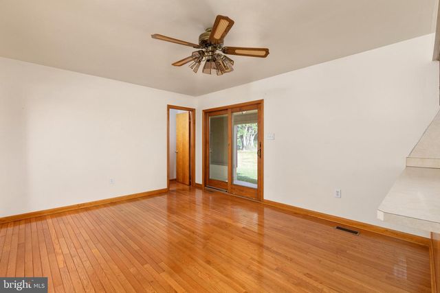 101 NELSON RD, Strasburg, VA 22657