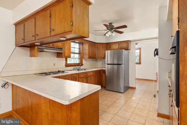 101 NELSON RD, Strasburg, VA 22657