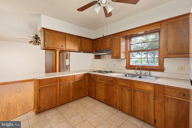 101 NELSON RD, Strasburg, VA 22657