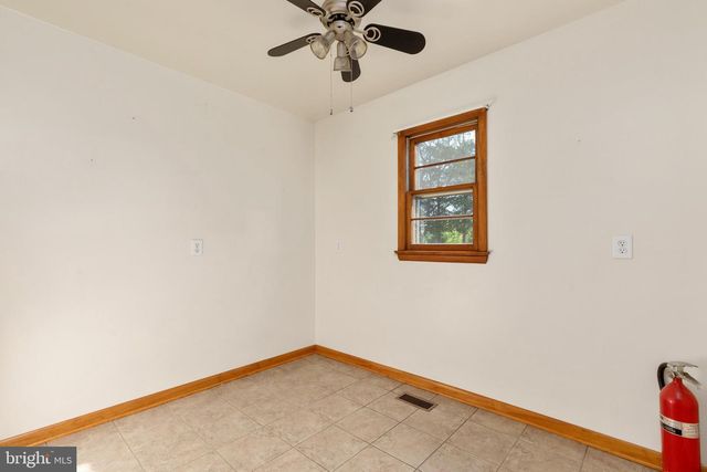 101 NELSON RD, Strasburg, VA 22657
