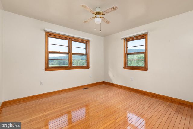 101 NELSON RD, Strasburg, VA 22657