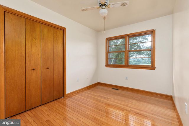 101 NELSON RD, Strasburg, VA 22657
