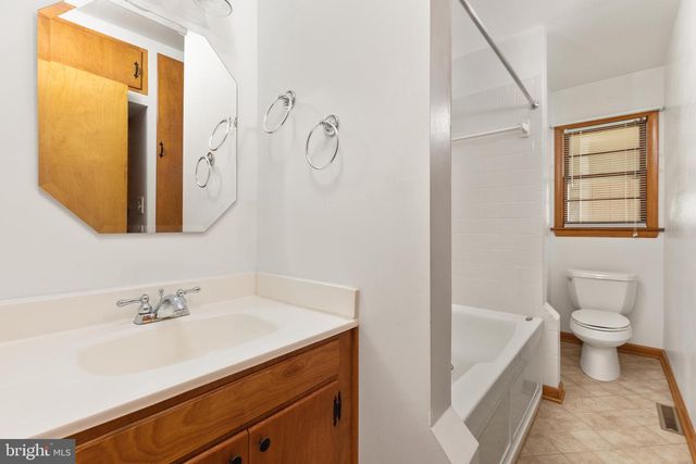 101 NELSON RD, Strasburg, VA 22657