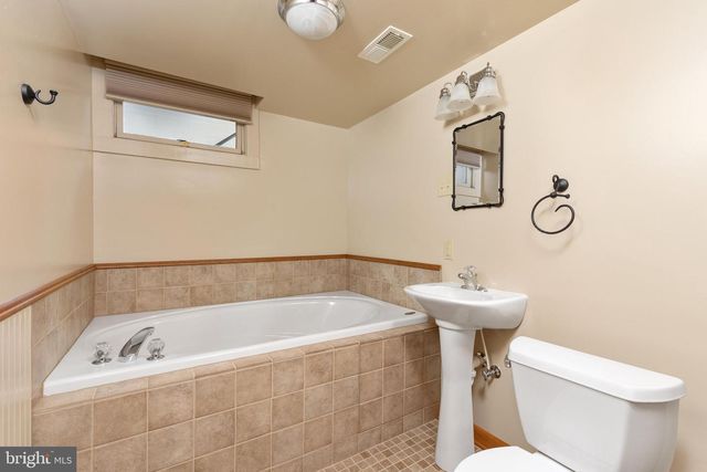 101 NELSON RD, Strasburg, VA 22657