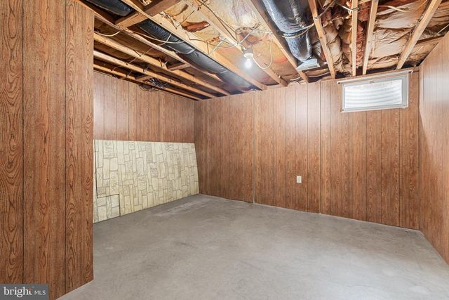 101 NELSON RD, Strasburg, VA 22657
