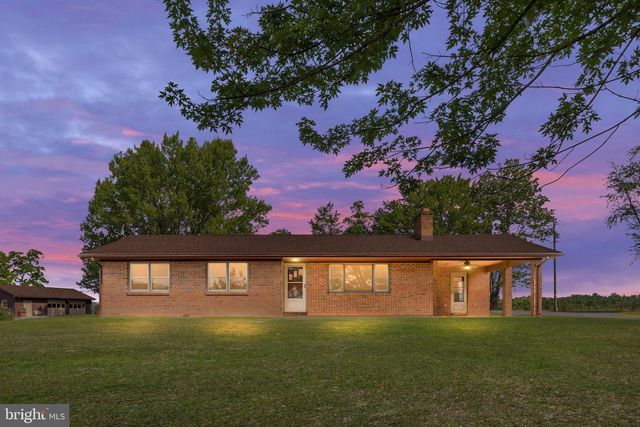 101 NELSON RD, Strasburg, VA 22657