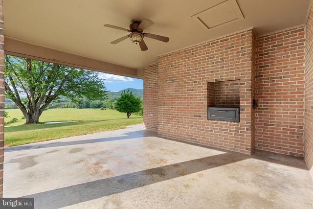 101 NELSON RD, Strasburg, VA 22657