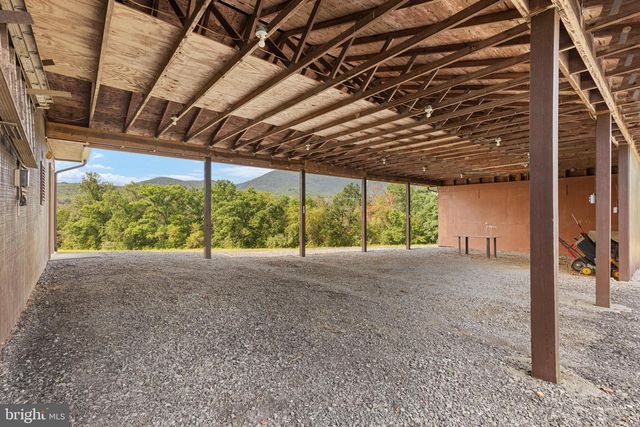101 NELSON RD, Strasburg, VA 22657