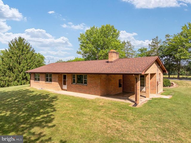 101 NELSON RD, Strasburg, VA 22657