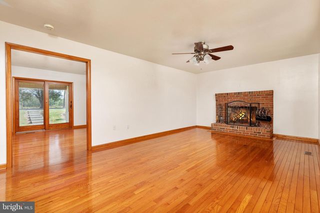 101 NELSON RD, Strasburg, VA 22657