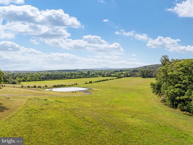 101 NELSON RD, Strasburg, VA 22657
