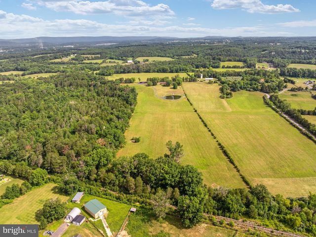 101 NELSON RD, Strasburg, VA 22657
