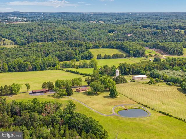 101 NELSON RD, Strasburg, VA 22657