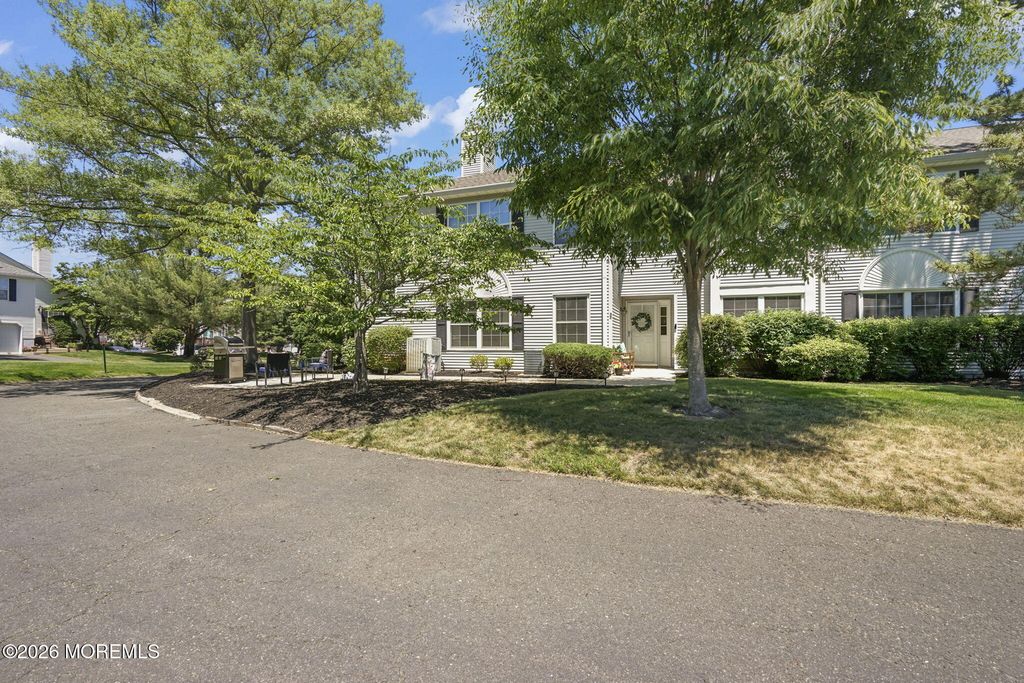 37 Racquet Road, Wall, NJ 07719