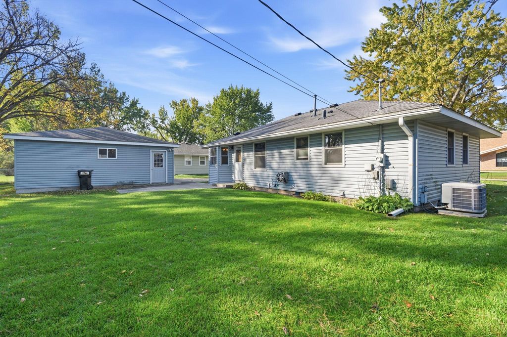 9025 10th Avenue S, Bloomington, MN 55420 — photo 3