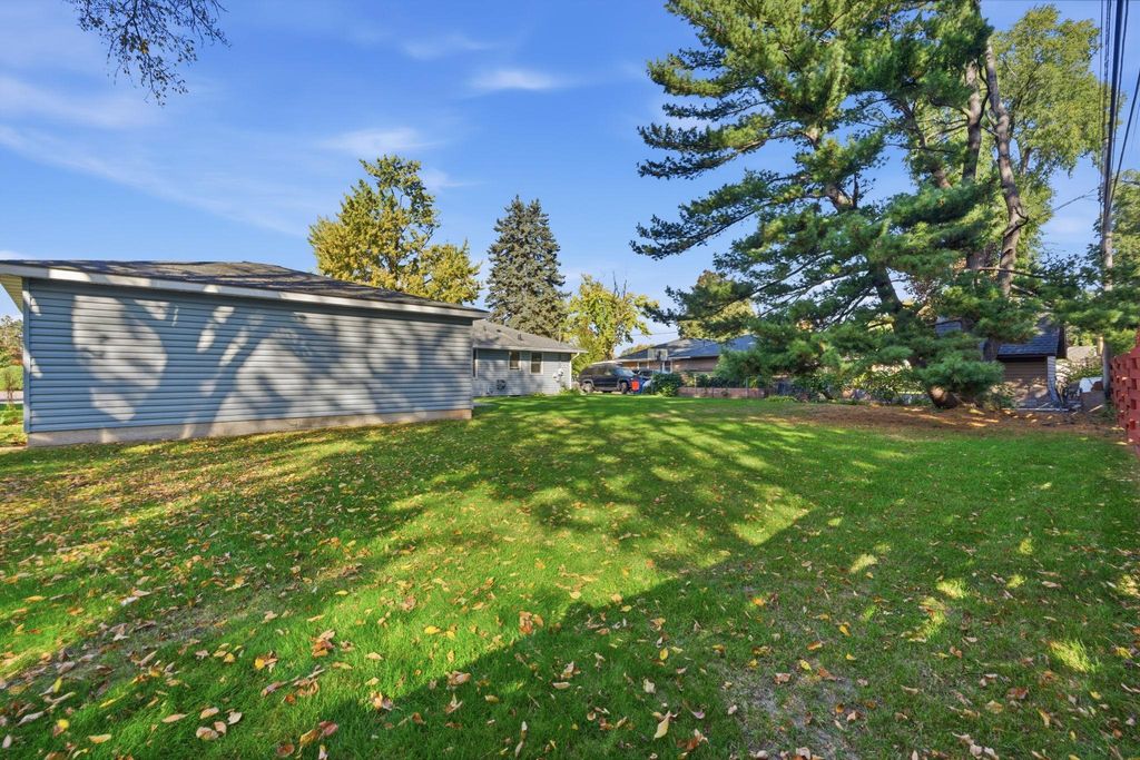 9025 10th Avenue S, Bloomington, MN 55420 — photo 5