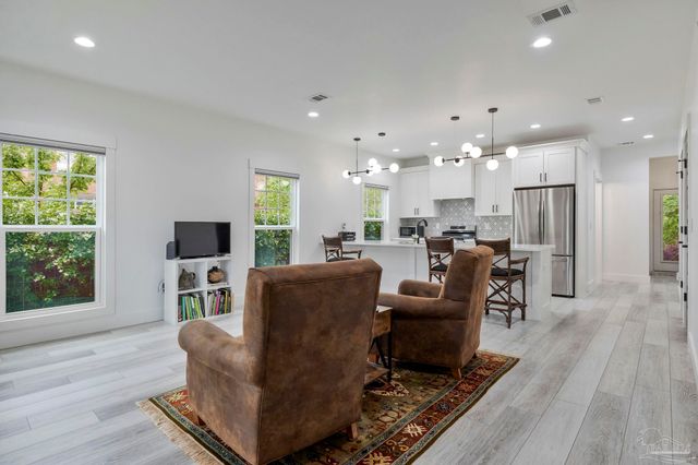 1132 N I St, Pensacola, FL 32501
