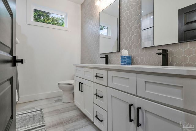 1132 N I St, Pensacola, FL 32501