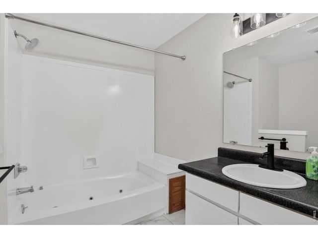 2992 Shadow Creek Dr 212, Boulder, CO 80303