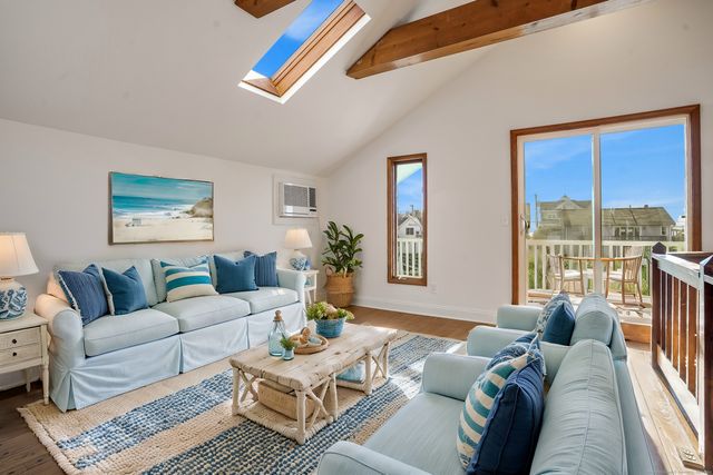 87 Old Dam Road, Fairfield, CT 06824