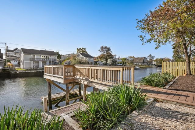 87 Old Dam Road, Fairfield, CT 06824